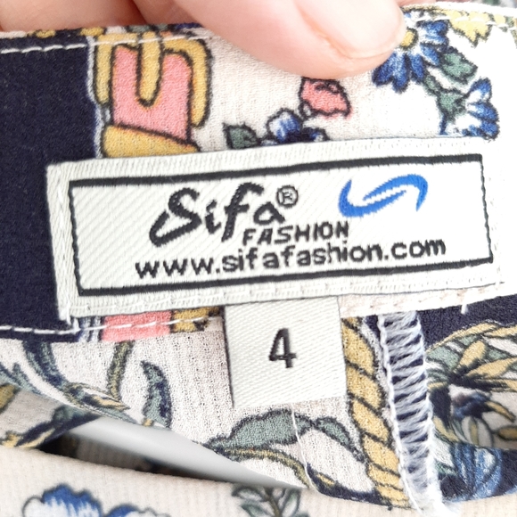 Beautiful Flower Top - Picture 4 of 4